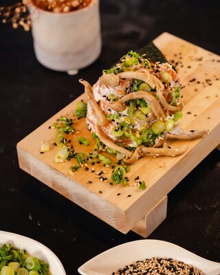 Salmon, Shimeji & Philadelphia Temaki