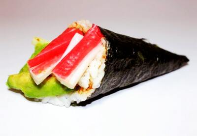 T4.Temaki surimi y aguacate