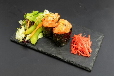 Salmon Sesame Gunkan