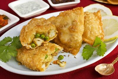 6 - VEG SAMOSA