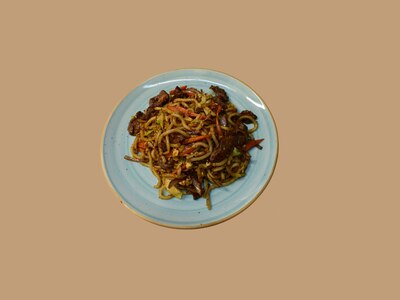 Yakiudon Con Spicy Ternera