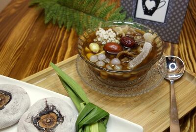 H20.  Eight Treasure Cheng Teng with Tangyuan