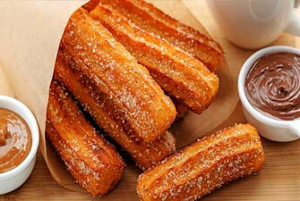 CHURROS CON CAJETA
