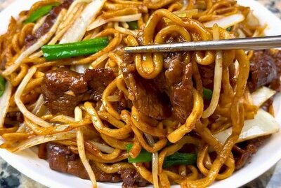 牛面 Beef Chow Mein