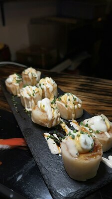 Hot Special Roll (8)