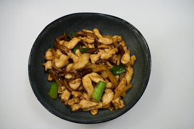 21. Pollo con Bambú y Setas