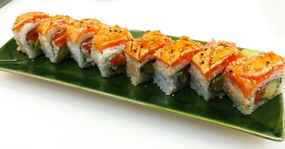 129. Salmón Flambeado Roll