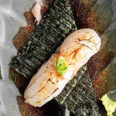 30. Nigiri Hotate Tataki