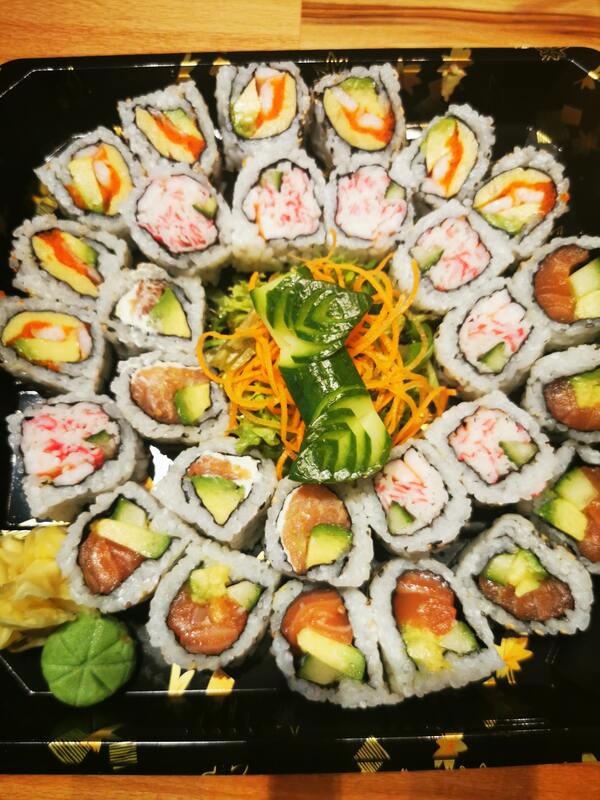 PARTY SUSHI PLATTER