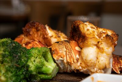 TWIN LOBSTER TAIL [(2) 8 OZ.]