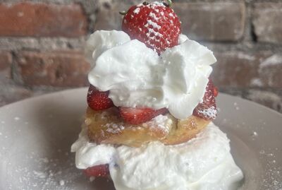 **Strawberry ShortCake (GF)**