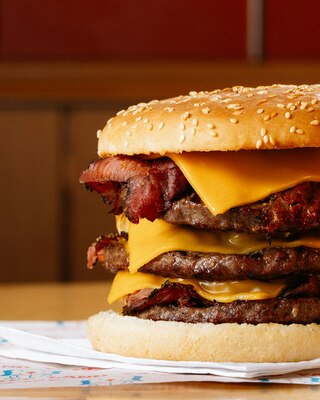 Yankee Giant Pastrami Cheeseburger