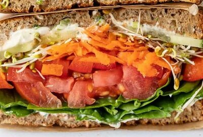VEGGIE SANDWICH-HALAL