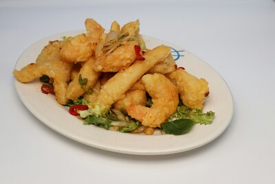 Salt & Chilli Squid & King Prawns 椒盐鱿鱼大虾