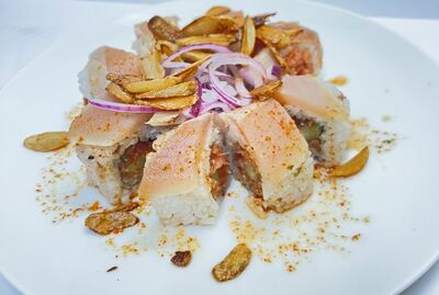 Spicy garlic albacore Roll
