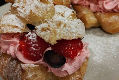 Profiterol  de Frambuesa / Profiterol Raspberry