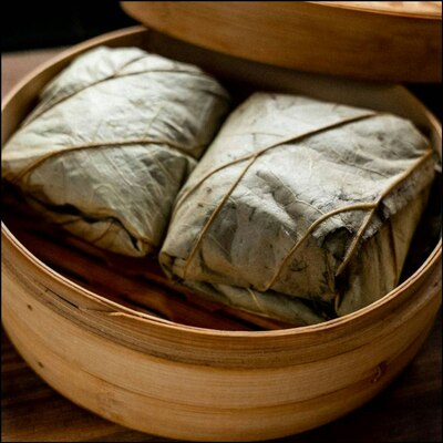 Riz collant dans une feuille de lotus (2) / Sticky rice in lotus leaf (2)