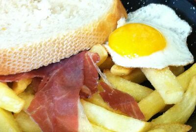 HUEVOS ROTOS