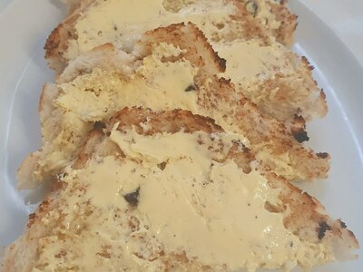 Toasted Currant T Cake